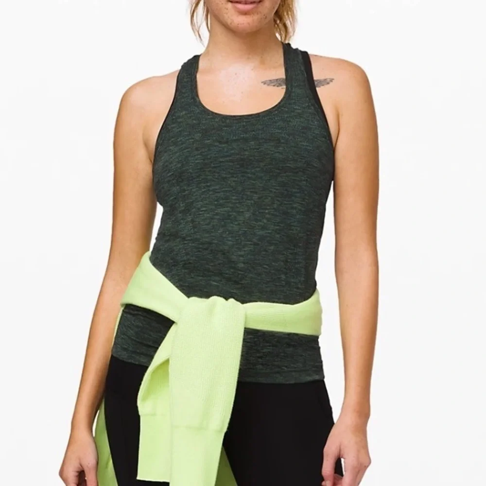 Lululemon Swiftly Tech Racerback 2.0 - Picture 2 of 11